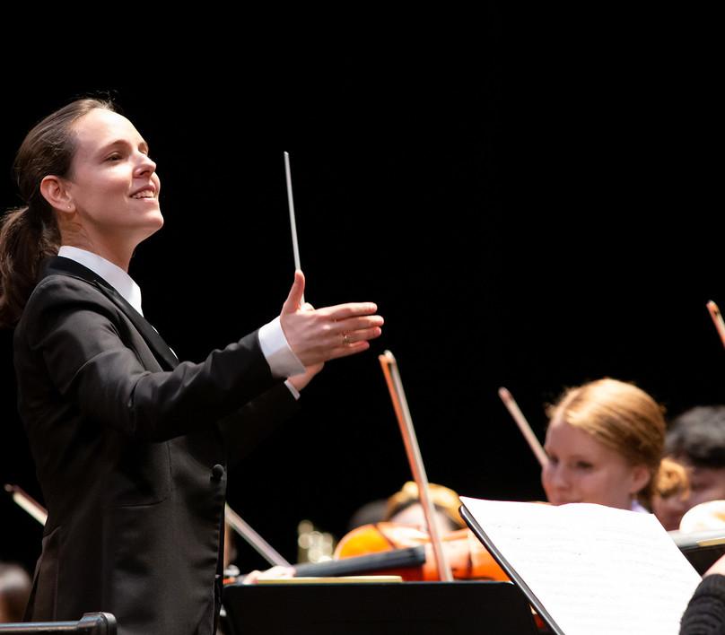 Elinor Rufeizen conducts the Juilliard Orchestra in Johann Strauss Jr.'s Overture to 'Die Fledermaus.' Photo credit: Claudio Papapietro. 